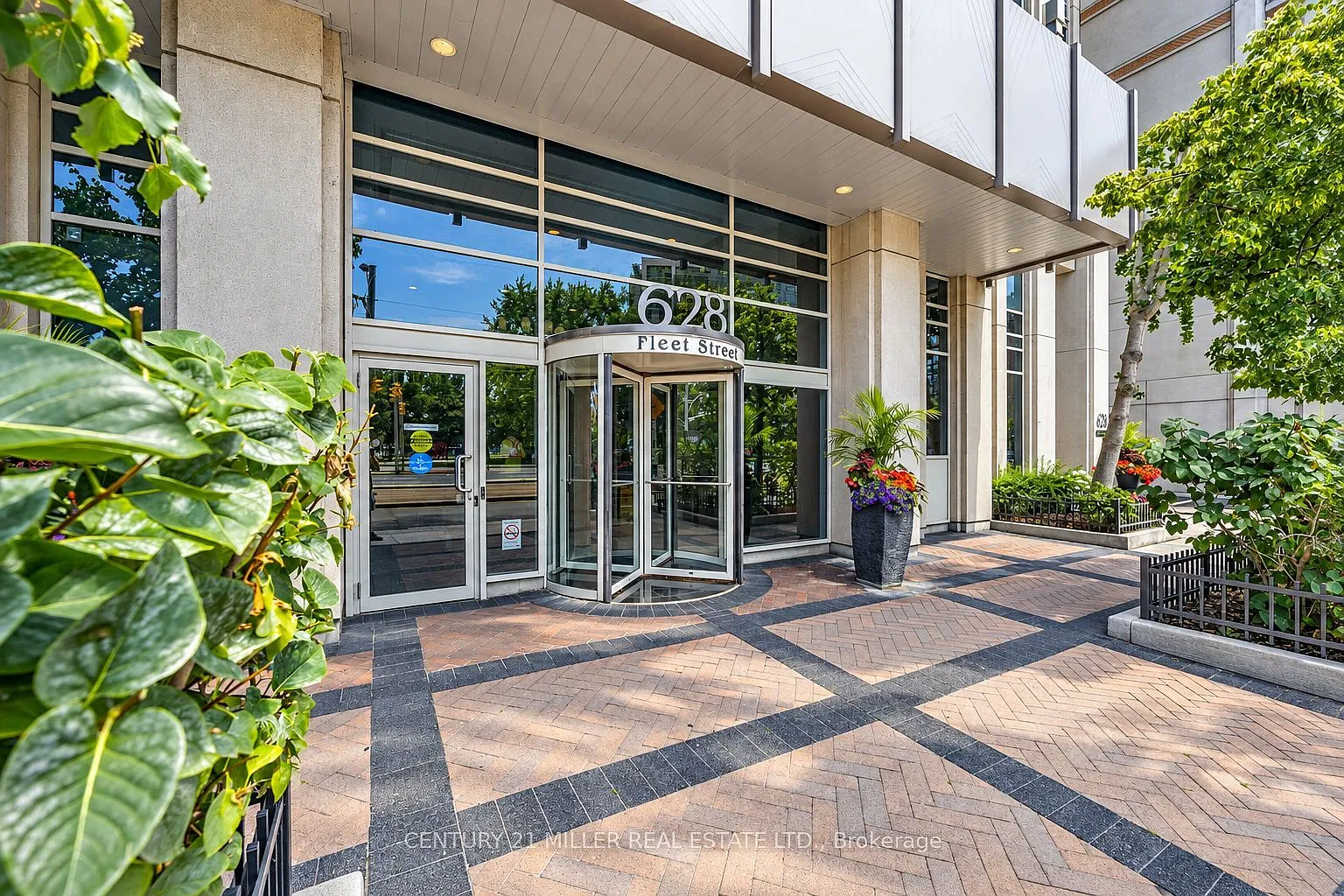 2 bed, $3,900 — Photo 2