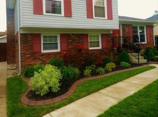 8308 Daverman Dr, Louisville, KY 40228