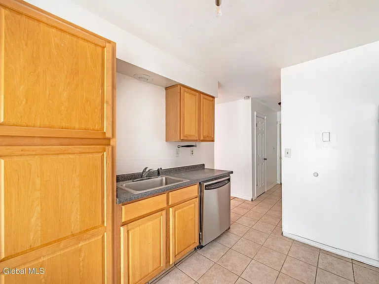 208 Whitetail Ct — Photo 6