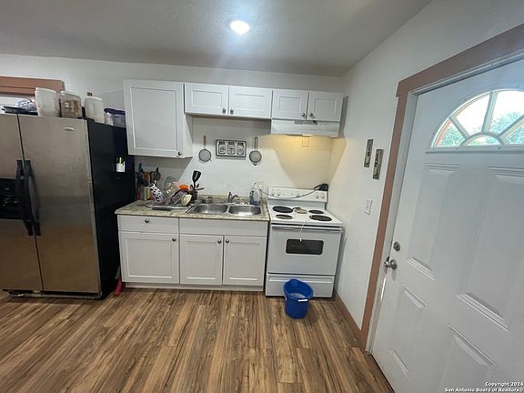 4th image of 116 BRISTOL AVE