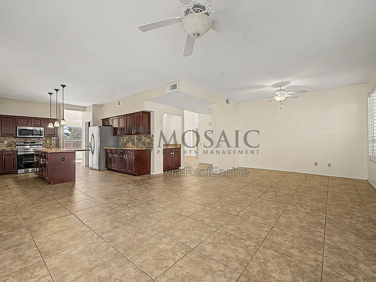 1819 E Cascade Dr — Photo 15