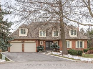 8 Oakridge Ct, Brampton, ON L6Z2A4