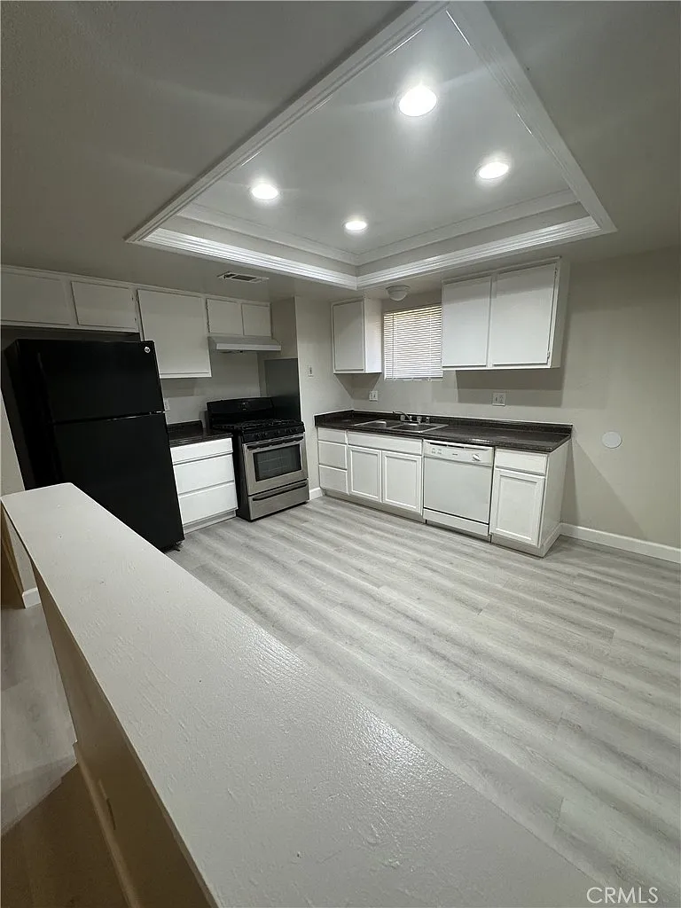 2 bed, 890 sqft, $1,650 — Photo 3