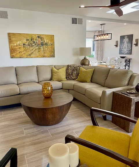 1730 Capri Cir — Photo 2
