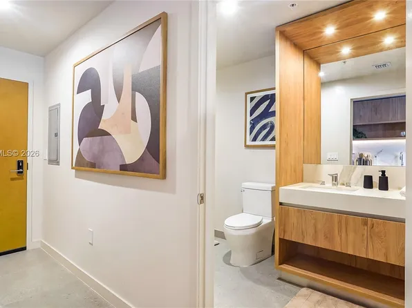 11 NE 6th St Unit 808, Miami, FL 33132