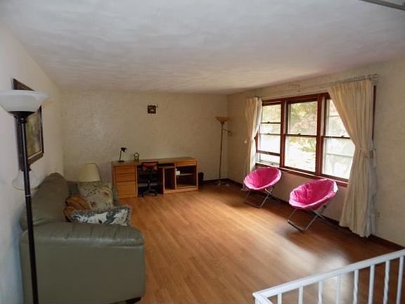 3rd image of 2508 Lynnhurst Dr