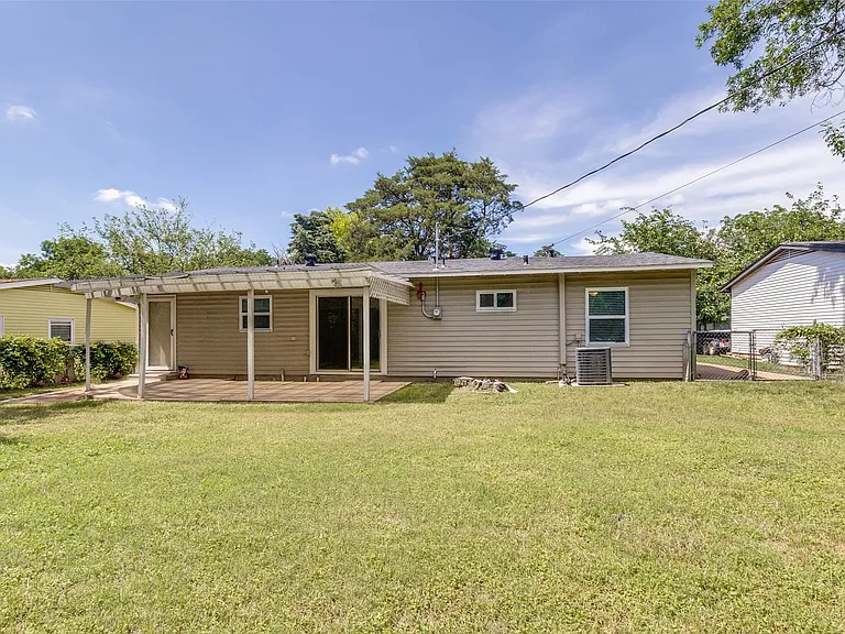 11524 Strand St — Photo 18