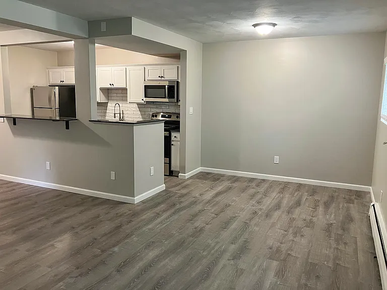 Country Manor Apartment Homes — Photo 4