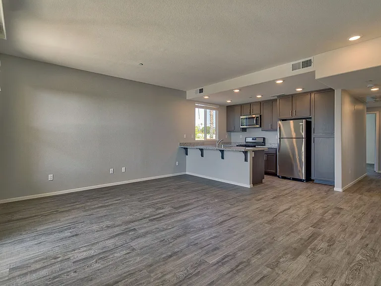 1525 G Ave — Photo 9