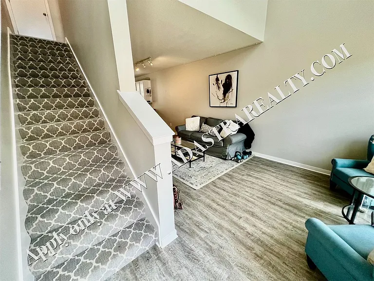 4545 Madison Ave — Photo 15