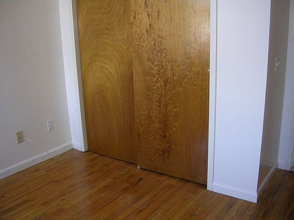 2nd image of 462 E 115th St APT 5A