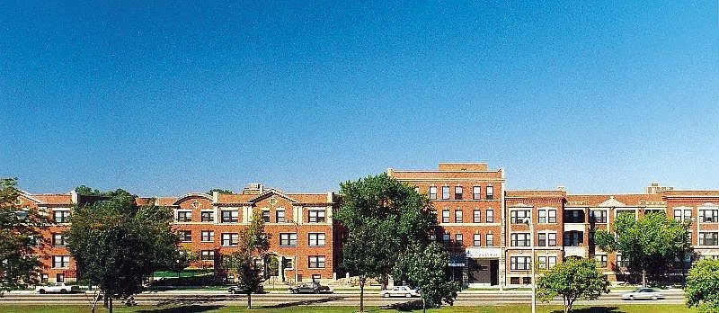 Park Apartments — Photo 1