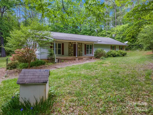231 Stockwood Ln, Stanley, NC 28164