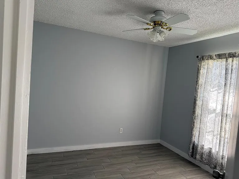 11527 Wingham Ct — Photo 5