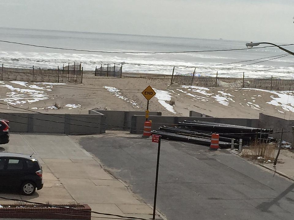 1st image of 208 Beach 124 St