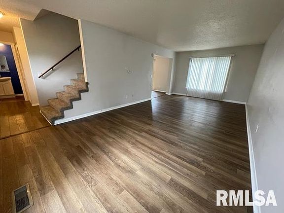 3rd image of 1590-5 Riverview Dr