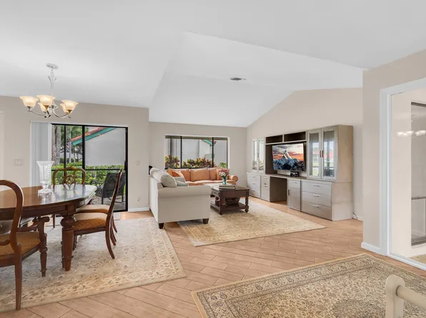 3 Lexington Lane E #D, Palm Beach Gardens, FL 33418