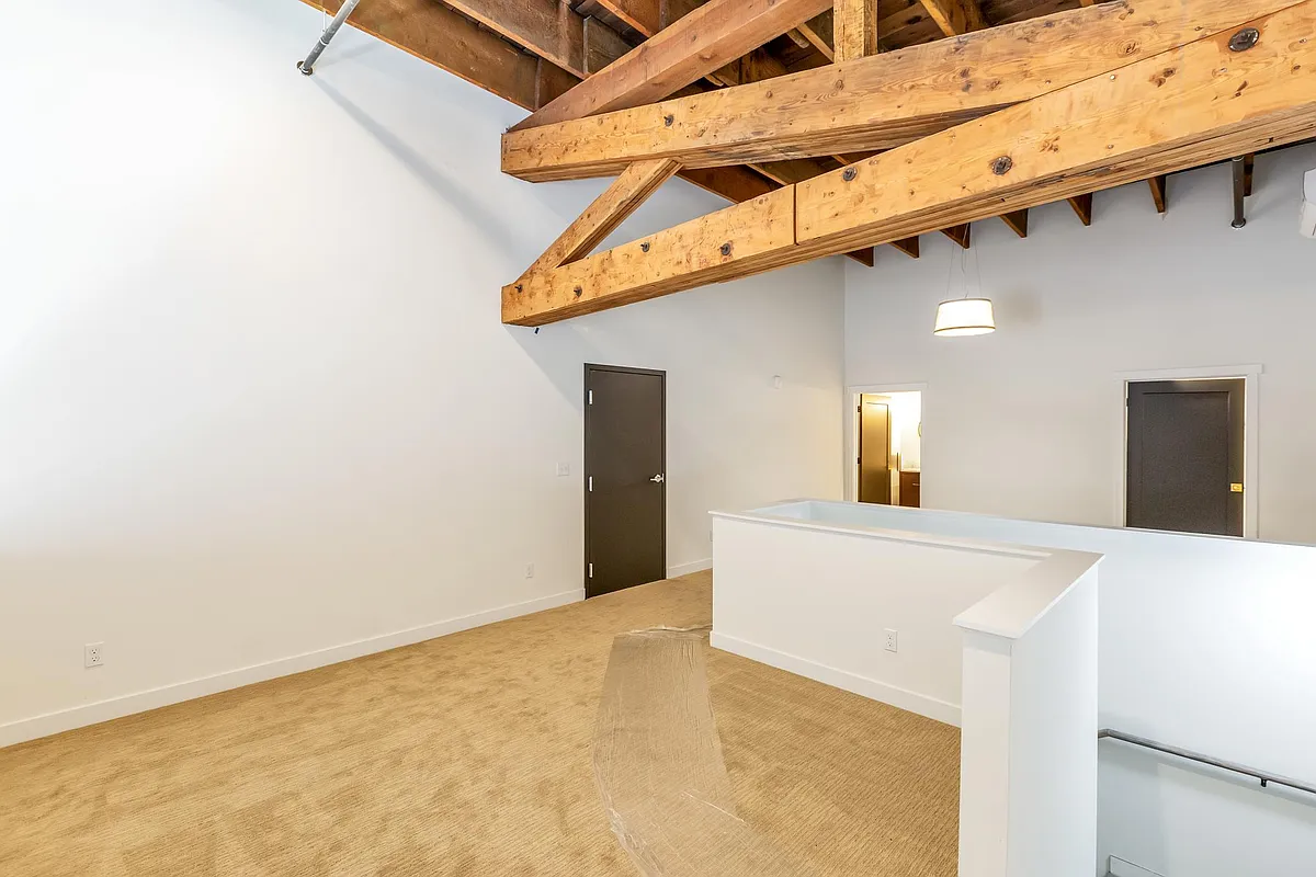 Building Photo - 174 S Howard St #18