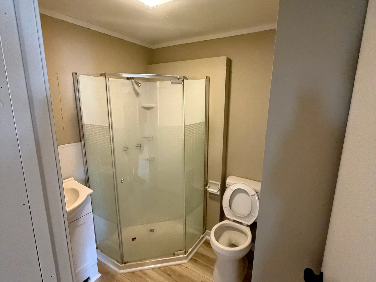 1 bed, 800 sqft, $1,000 — Photo 3
