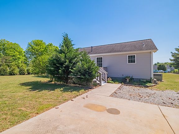 4th image of 1143 Tom Grissom Rd