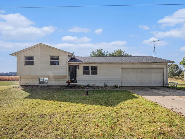 4935 Curran Rd, Buchanan, MI 49107