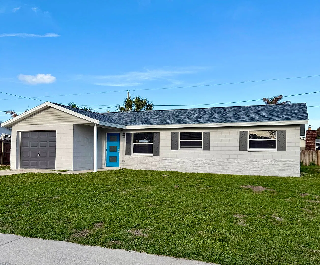 Adorable Makeover Melbourne Florida-Close to Wickham Rd. — Photo 4
