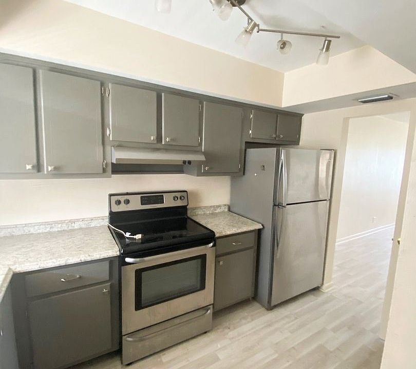 1st image of 831 SE 22nd Ave #22