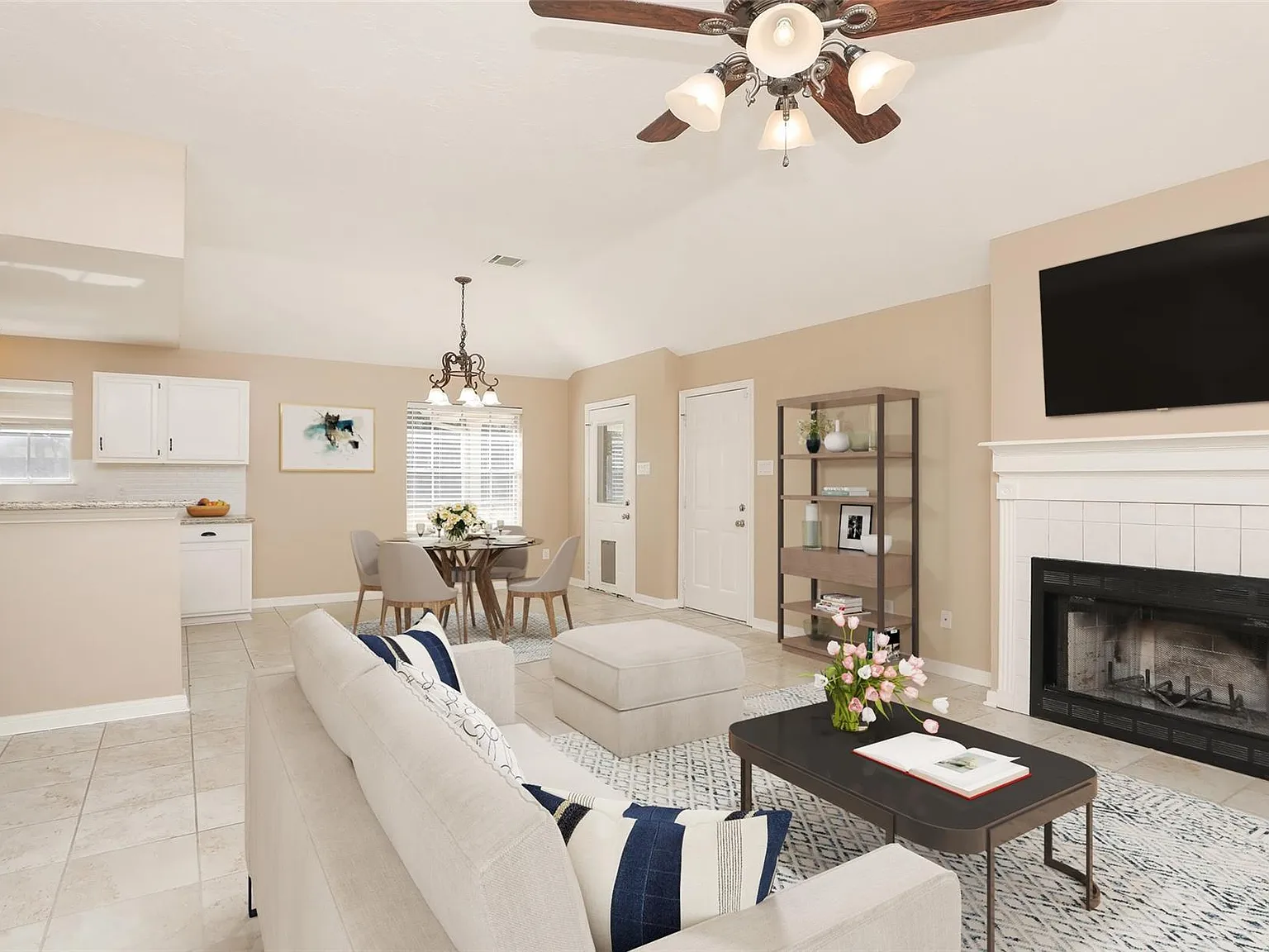 3 bed, 2.0 bath, 1350 sqft, $2,200 — Photo 3
