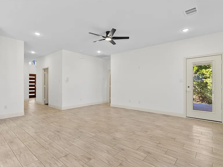 5105 Waterbury Ct — Photo 16