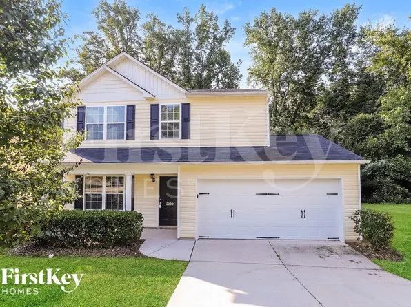 2202 Matthew Oaks Ct, Greensboro, NC 27405