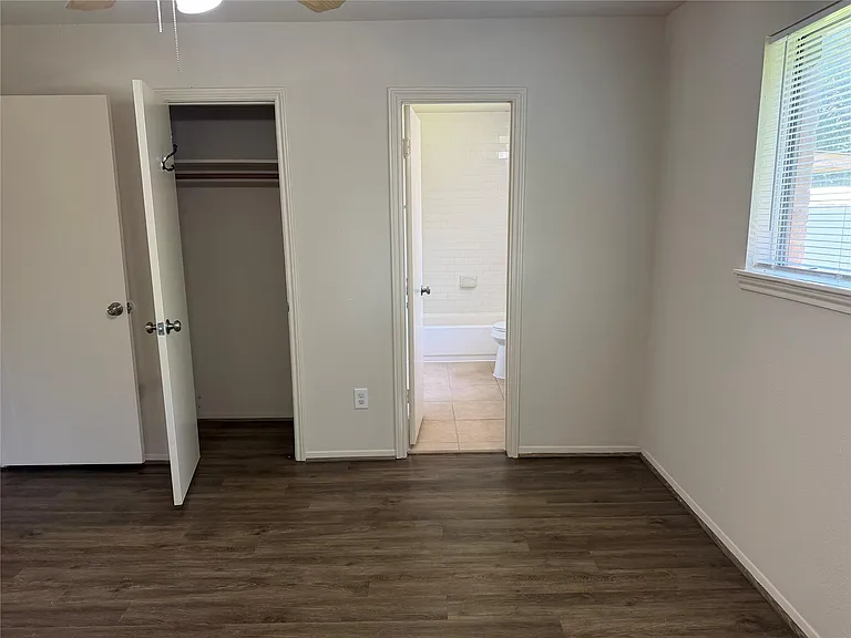 8027 Wind Forest Dr — Photo 14