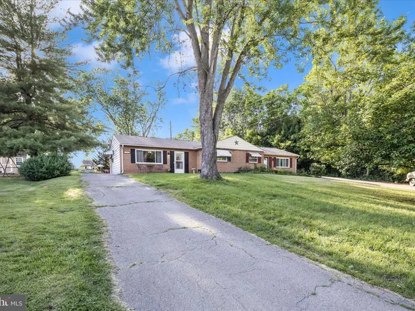 202 Bethlehem Ct, Hagerstown, MD 21740