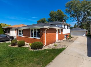 17041 Community St, Lansing, IL 60438