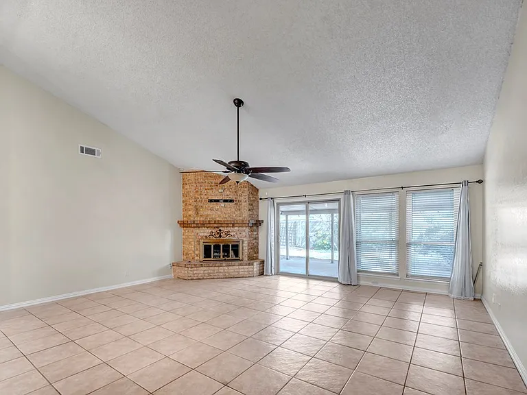 4202 Merrill Dr — Photo 10