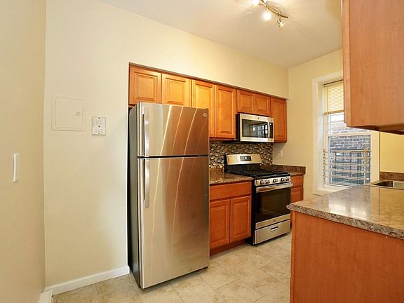 2nd image of 264 Clendenny Ave APT 5