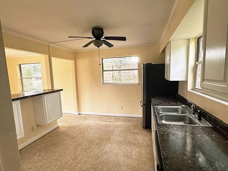 6064 Longchamp Dr #6064 — Photo 8