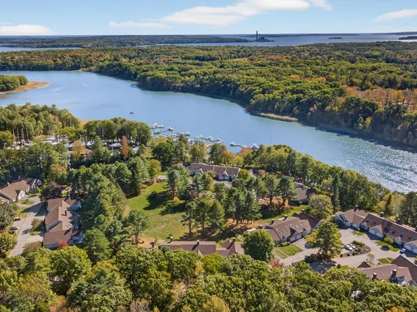 48 Blueberry Cove #48, Yarmouth, ME 04096