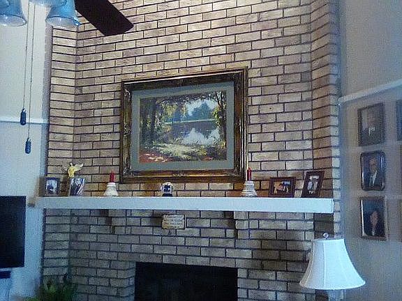 floors to ceiling Fireplace