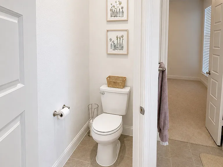 2217 Laguna Dr — Photo 8