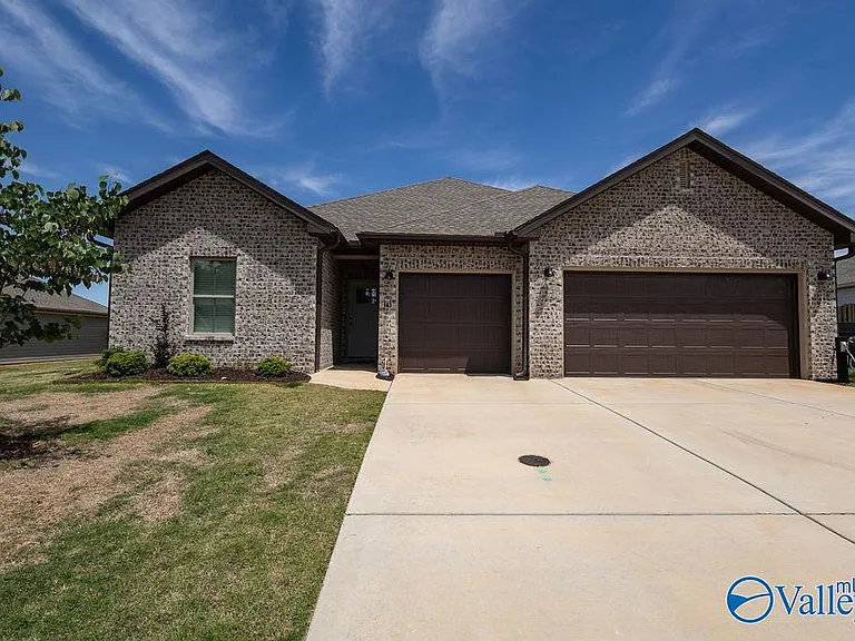 143 Sager Cir — Photo 2