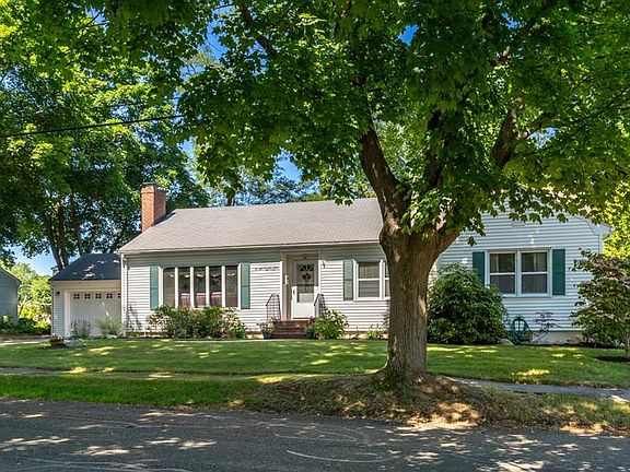 3rd image of 20 Berrywood Ln