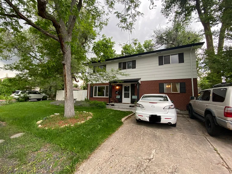 400 Parker St — Photo 1