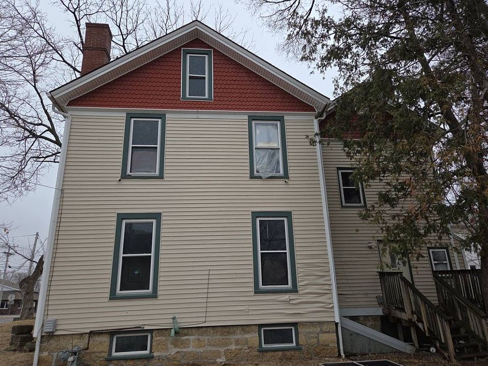 1st image of 107 E Rapp St