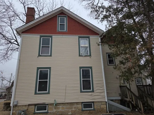 107 E Rapp St, Mount Carroll, IL 61053