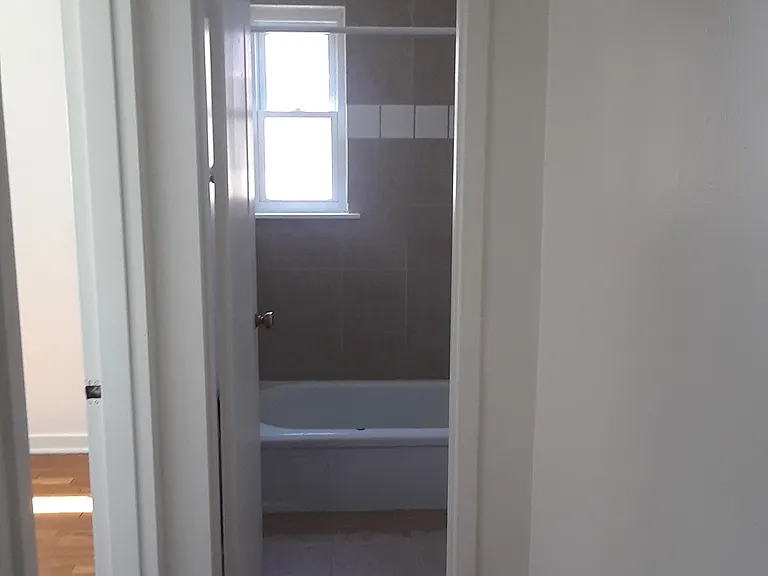 1000 Hartman St #5 — Photo 6