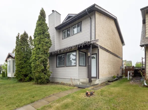 3526 42nd Ave NW, Edmonton, AB T6L 5C8