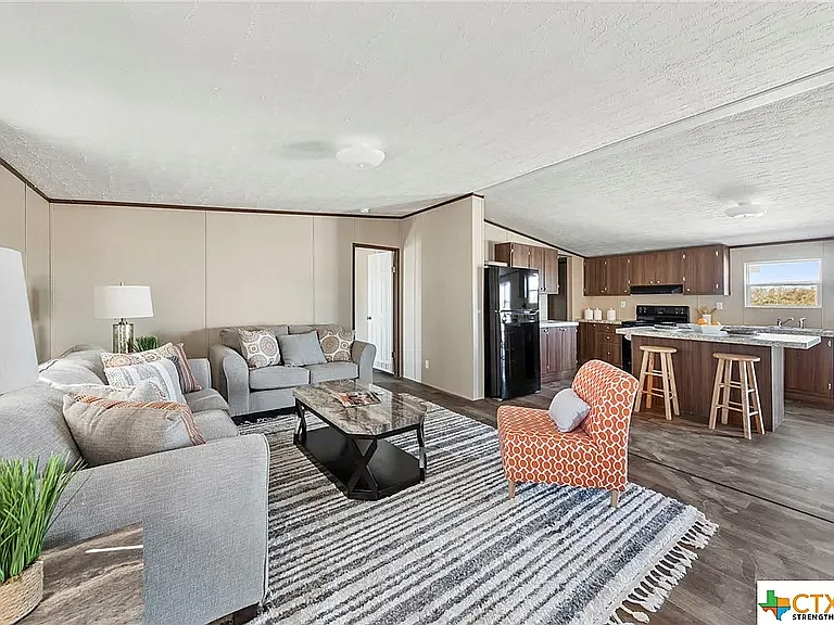 4 bed, 1568 sqft, $1,700 — Photo 4