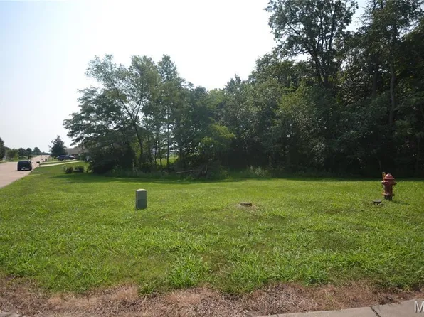 5606 Seasons Rdg, Smithton, IL 62285