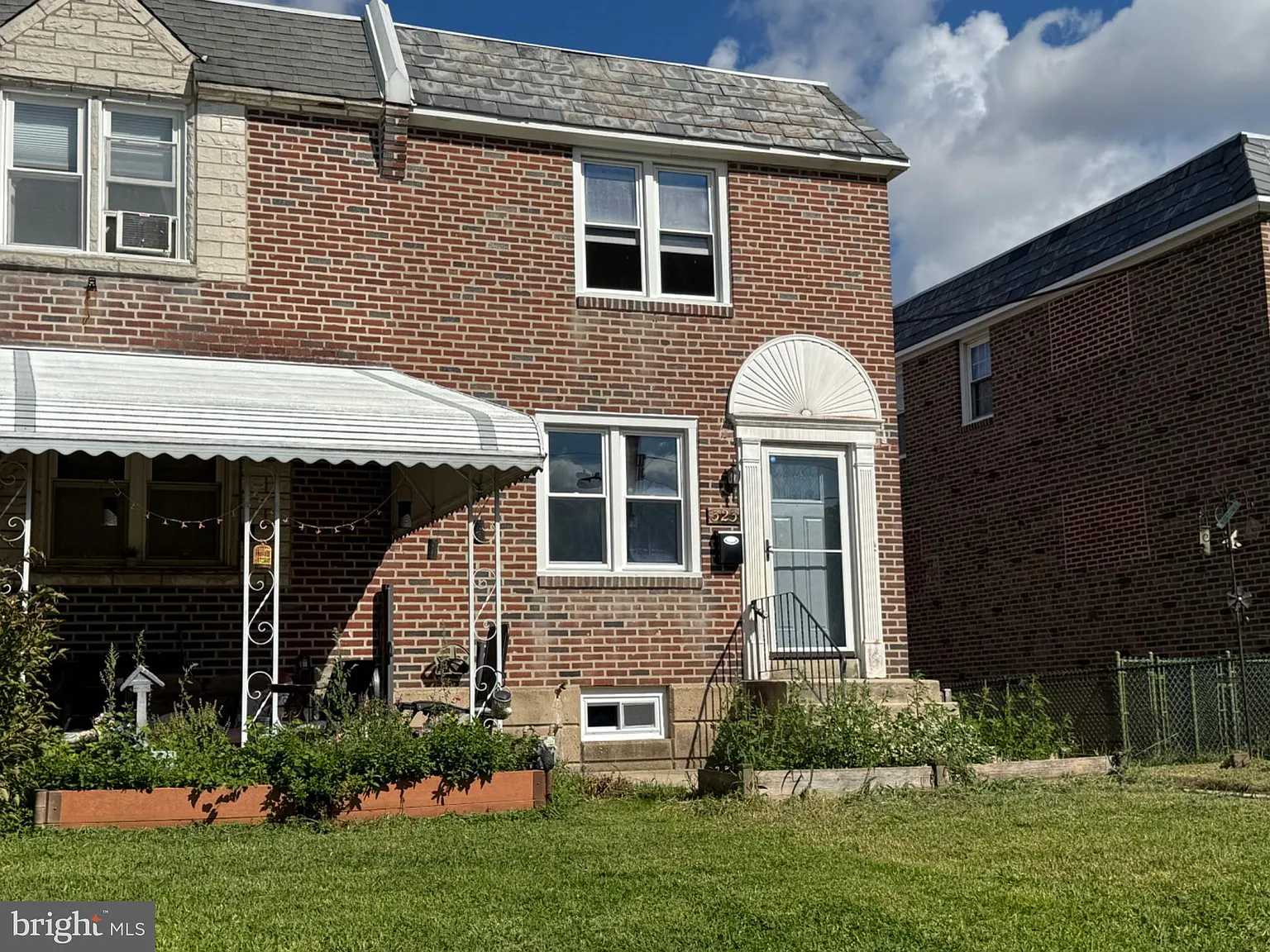 3 bed, 1.5 bath, 1420 sqft, $2,500 — Photo 2