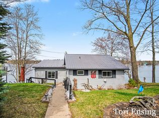 2662 Lakeside Dr, Stanton, MI 48888